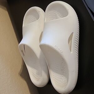 GUC Crocs W6/M4 Mello slides